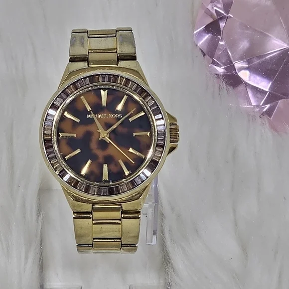 Michael kors women watch brown and gold color MK5723 display picture 1